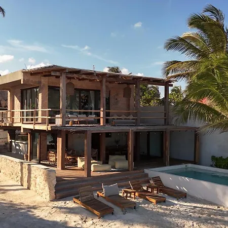 Casa Aakbal - Luxury Beach Front Villa